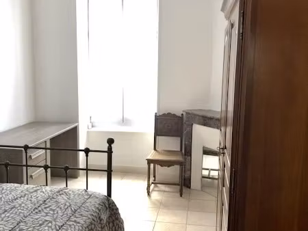 location meublée appartement 4 pièces 50 m² à clermont-ferrand (63000)  750 €