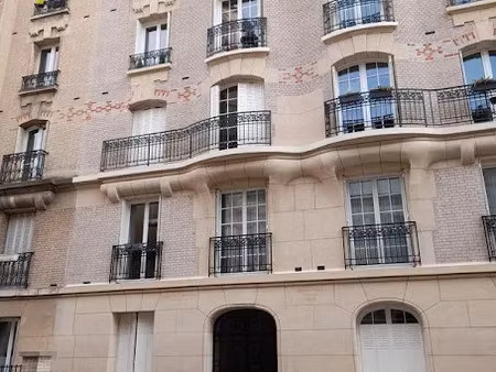 location meublée appartement 2 pièces 37 m² à paris 15ème (75015)  1 350 €