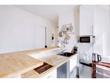 location meublée appartement 2 pièces 32 m² à paris 18ème (75018)  1 310 €