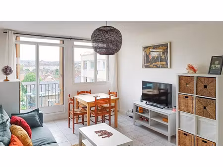 location meublée appartement 3 pièces 58 m² à poissy (78300)  1 200 €