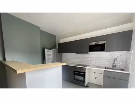 location meublée appartement 4 pièces 83 m² à saint-etienne (42000)  750 €
