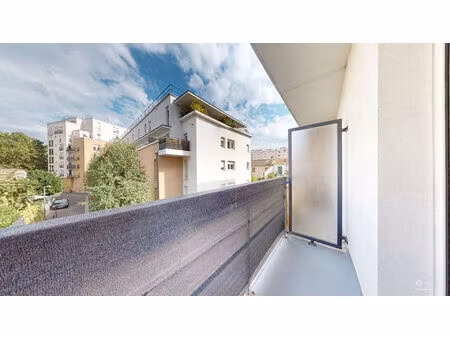 appartement 2 pièces avec balcon - allée isabeau
