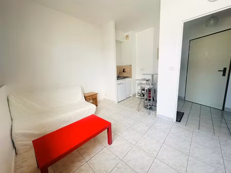 a vendre studio libre tours gare