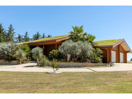 propriete 618 m²