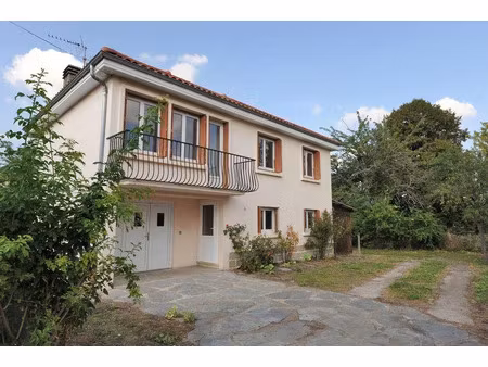 location maison 5 pièces 140 m² à clermont-ferrand (63000)  1 380 €