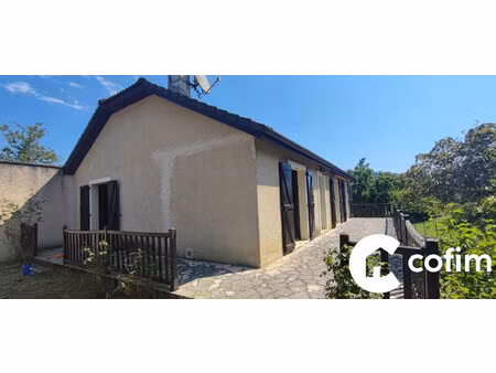 au coeur du village de gan
