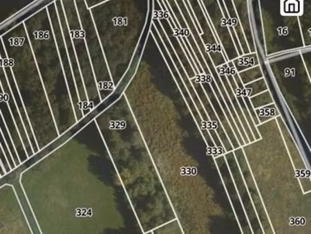terrain 1600m²
