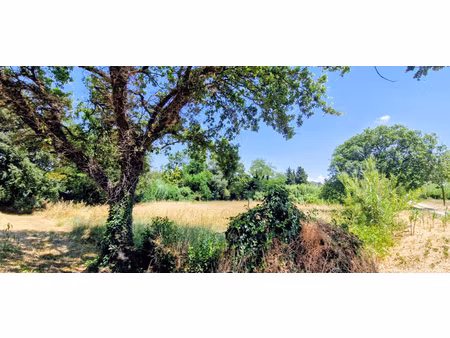 terrain 2135 m²