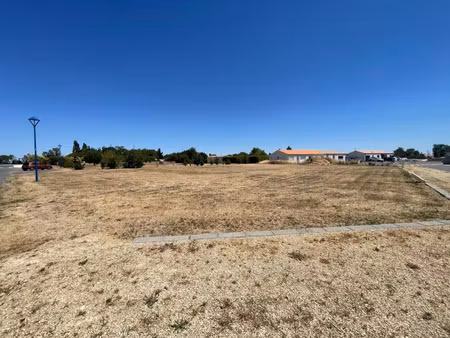 terrain à vendre sainte radegonde des noyers 803m2 45 950€