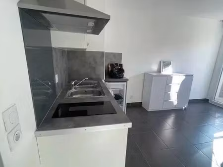 location appartement 1 pièce 25 m² à nice (06000)  730 €