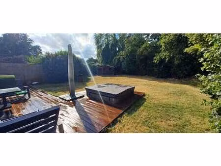 avant-première – maison avec jardin  jacuzzi et bureau