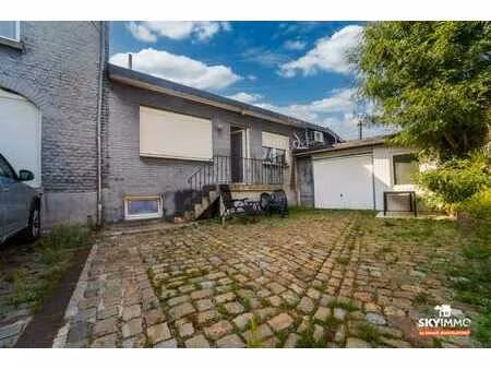 maison à seraing avec garage et cour - à saisir !