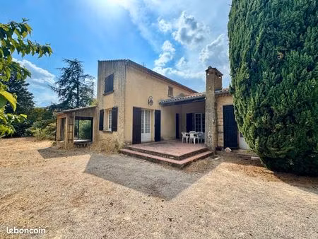 maison de 145m2 sur une parcelle de 1941m2