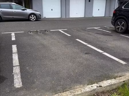 place de parking - résidence du vieux pont