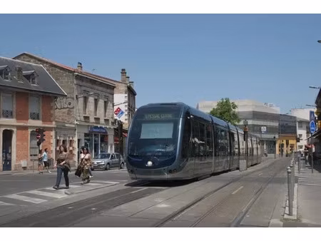 location appartement 3 pièces à bordeaux (33000)  880 €