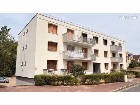 studio 1 pièce 32 m²