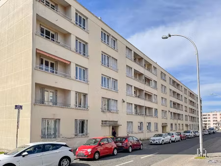 location meublée appartement 3 pièces 54 m² à decines-charpieu (69150)  763 €