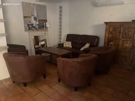 maison avec patio dans le centre historique de lauris