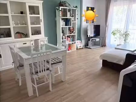 f2 lumineux de 46 48 m² avec balcon  parking en sous-sol – résidence les hauts de claye – 