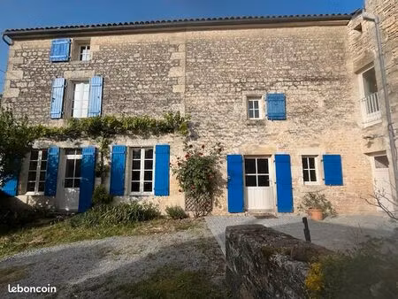 maison en pierre st maxire 166 m² terrain préau dépenances
