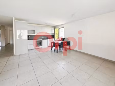 location appartement 4 pièces 80.83 m² à lyon 8ème (69008)  1 348 €