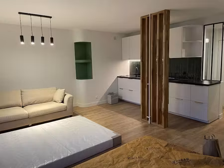 location meublée appartement 3 pièces 67 m² à nantes (44000)  1 270 €