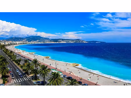 location meublée appartement 3 pièces 50 m² à nice (06000)  1 250 €