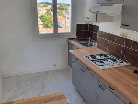 appartement 3 pièces 56 m2 niort très bien situe a 3 minutes du cantre