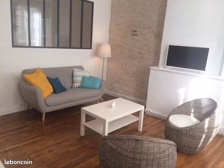 ? appartement de charme meublé – 45 m² – hyper-centre de niort – 630 cc