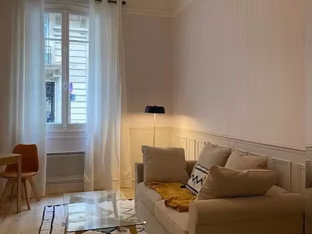 location meublée appartement 1 pièce 20 m² à paris 16ème (75016)  1 160 €