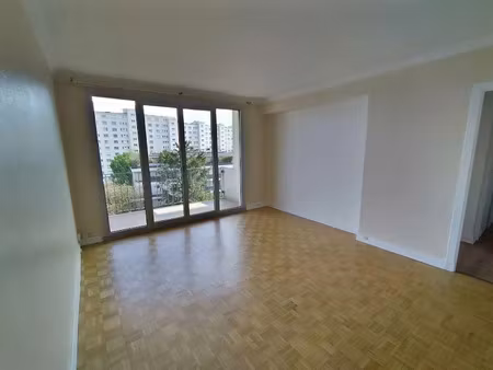 location appartement 3 pièces 63 m² à saint-cloud (92210)  1 350 €