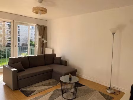 location meublée appartement 2 pièces 51 m² à versailles (78000)  1 400 €
