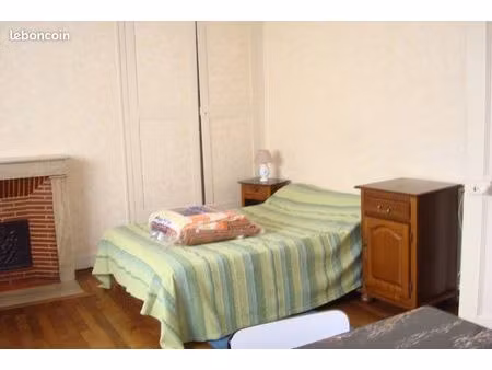 loue chambre meublée pour étudiant (e) chez habitant