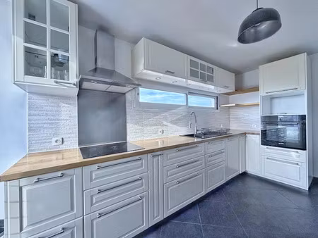 location meublée appartement 4 pièces 98 m² à nanterre (92000)  1 980 €
