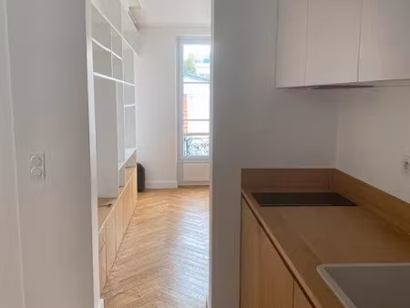 location meublée appartement 2 pièces 36 m² à paris 18ème (75018)  1 550 €