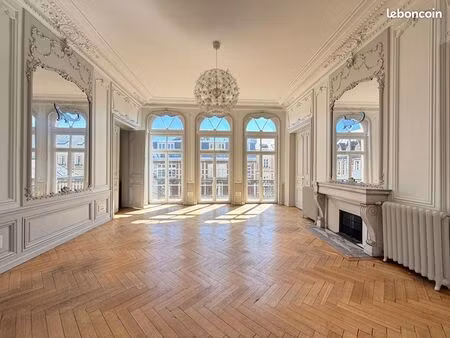 appartement 5 pièces 147 m²