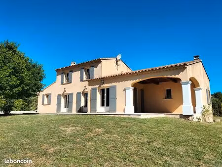 maison récente 135 m2 cabrières d'avignon