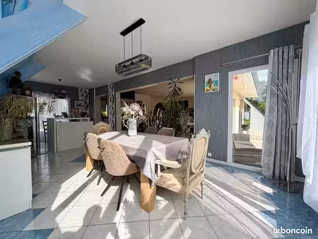 propriété 6 pièces 170 m²