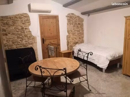 location studio meublé