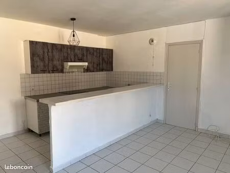 grand t2 lumineux de 62 m2 proche du centre ville