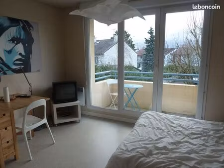 studio 24 m2 proche facs et chu