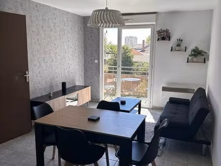 t3 meublé de 50 m² avec terrasse et parking – le pontet