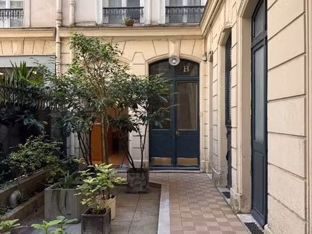bureaux 73 m² paris