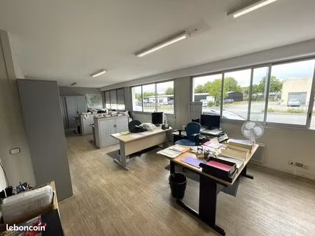 local d'activite 959 m² poitiers