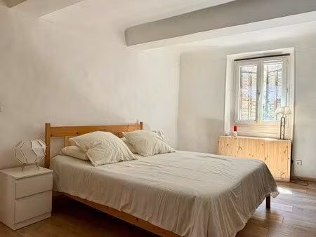 appartement 2 pièces meublé 55 m² – location – centre village de saignon