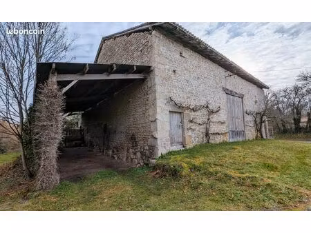 chamboret grange en zone urbaine sur 1300 m² terrain
