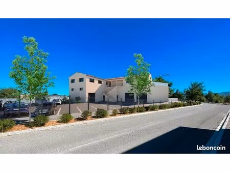 local artisanal neuf de 127 m² – vefa – livraison 1er semestre 2027 – apt (parc d'activité