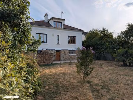 maison 6 pièces - 141m2 - sur terrain de 699m2