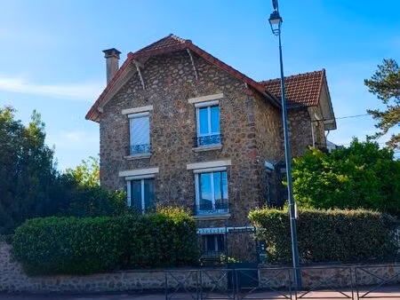 maison 7 pièces 180 m²