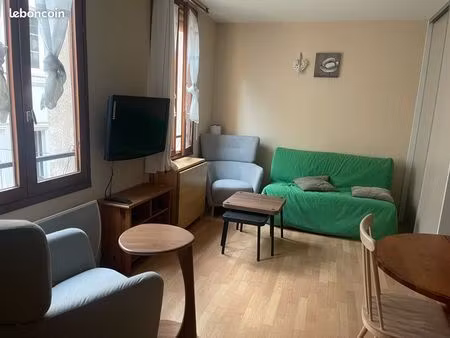f2 lumineux et calme secteur hôtel de ville / lycée corneille